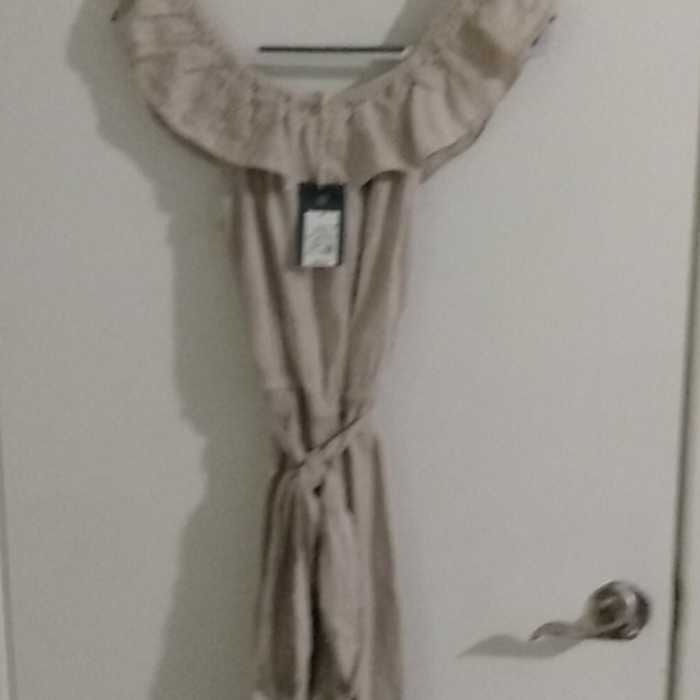 Universal Thread women rumper natural color medium size